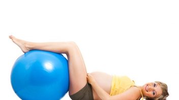 tehotna_zena_tehotenstvi_gymnatsicky_balon_cviceni_istock_000020476956small-352x198.jpg